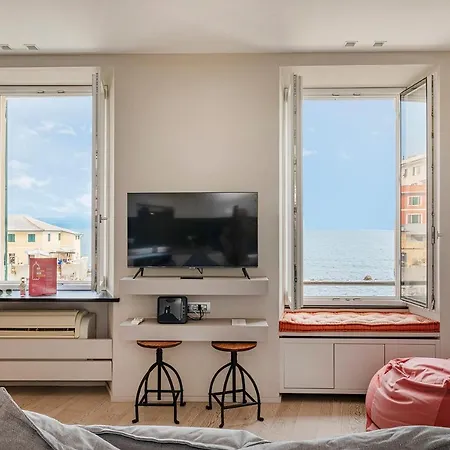 Aurora 20 A Boccadasse By Wonderful Italy * ג'נובה