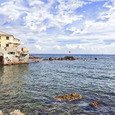 Aurora 20 A Boccadasse By Wonderful Italy